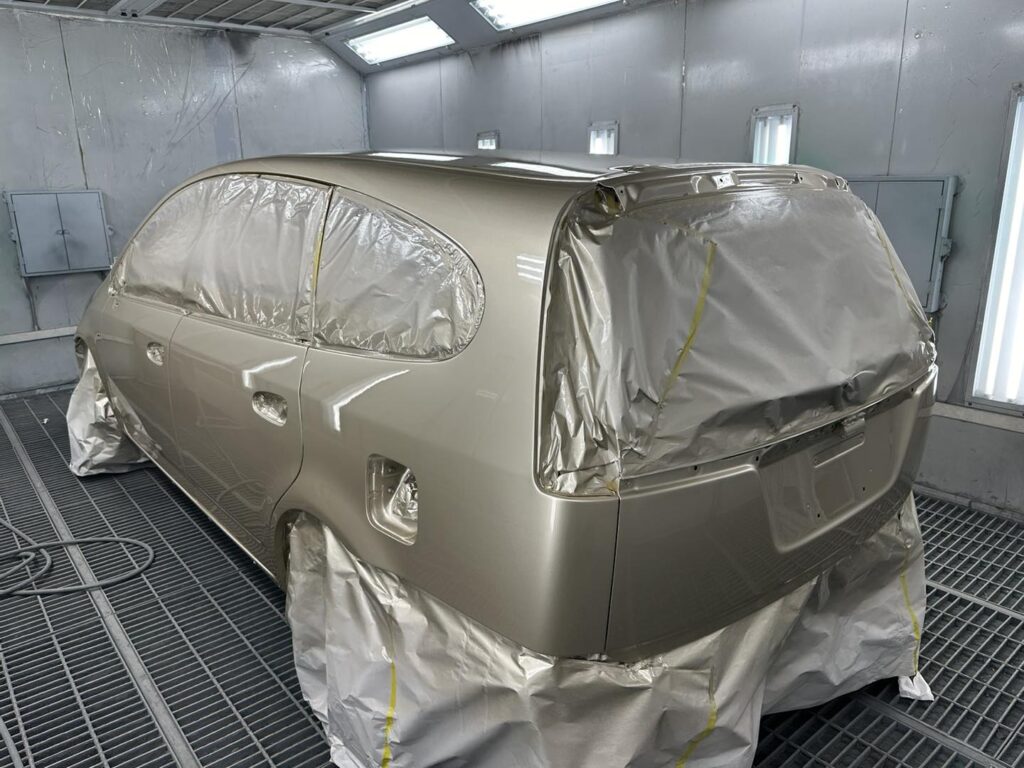 แก้สีเสื่อมสภาพ สีนกแก้ว 2K 4 - Suksan Auto Service แก้สีเสื่อมสภาพ สีนกแก้ว 2K